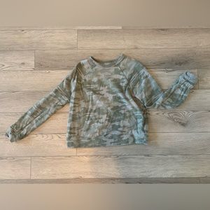 Small Universal Thread Army Green camo pull over sweatshirt